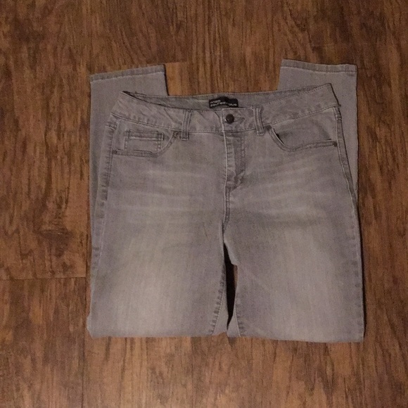 miss poured in blue jeans size 10